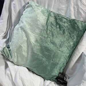 MOD Lifestyles Seafoam Ombre Velvet Viscose Beaded Edges  Pillow, 20" x 20"